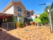 VENTA CASA EN SANTA MARÍA DE MAIPÚ 4H 2B 5E 150 MTS2
