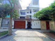 Venta Casa En Urb. El Pinar Comas / 3 Pisos