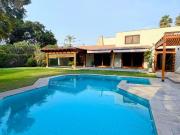 Venta casa en Urb La Estancia frente a parque