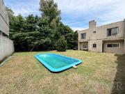 Venta Casa en venta en Monte Grande con parque y pileta