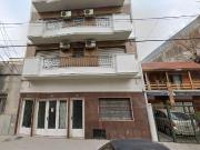 Venta casa en Villa del Parque de 3 pisos más 3 PHs con...