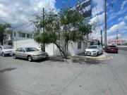 Venta Casa en Villa Mitras 1 sect esquina!