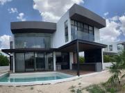 Venta Casa en Yucatan Country Club privada Kilil con...