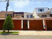 VENTA CASA EN ZONA CERRADA CERCA AL METROPOLITANO CHORRILLOS