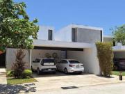 Venta casa equipada en privada Cholul Merida