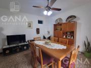 Venta Casa frente la florida 2 dormitorios cochera patio...