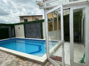 VENTA OPORTUNIDAD CASA CON PISCINA Y JACUZZI METROPOLIS...
