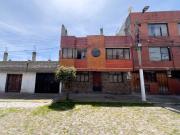 Venta Casa Independiente 2 pisos: La Ecuatoriana  Quito