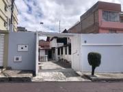 VENTA CASA INDEPENDIENTE, UNA SOLA PLANTA, MAS SUITE,...