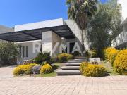 VENTA CASA JURICA REGENCY