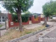 VENTA CASA LAS PALMAS 2 DORM COCHERA PARA 4 AUTOS