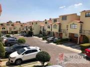 VENTA CASA LINDA Y PRÁCTICA EN SAN NICOLAS TOTOLAPAN
