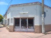 VENTA Casa local en importante esquina refaccionar