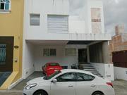 VENTA CASA LOMAS DE LAS AMERICAS SUR CONSTRUIDA 3 NIVELES