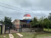 VENTA CASA LOS ALISOS 2 DORM+MONOAMBIENTE C/PILETA