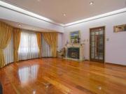 VENTA CASA 4 AMBIENTES 4 COCHERAS JARDIN VILLA MAIPU VENTA CASA 4 AMBIENTES 4 COCHERAS JARDIN VILLA MAIPU