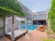 Venta Casa 4 amb de 450m2, pileta, parrilla y jacuzzi...