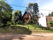 VENTA CASA MAR AZUL. Cochera. 800 m de Jardín