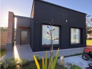 VENTA CASA MAR CHIQUITA A ESTRENAR