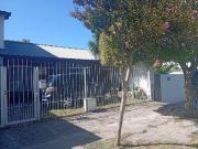 VENTA CASA MAS DOS DEPARTAMENTOS PUNTA MOGOTES