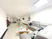 VENTA Casa Medellín, Malibu al lado de la unidad...