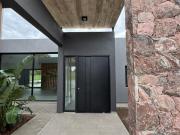 VENTA CASA MODERNA 3 DORMITORIOS EN B° VALLE DEL GOLF 1...