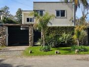 venta casa moderna 4amb..Parque Leloir Piscina