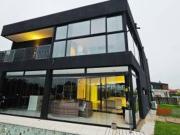 Venta Casa moderna al Rio todo el diseño mirala