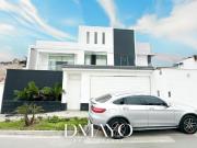 VENTA CASA MODERNA CON 5 DORMITORIOS Y 2 COCHERAS EN LA...