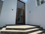 VENTA CASA MODERNA DE 2 PLANTAS DE 779 m2 CON 5 DORM...