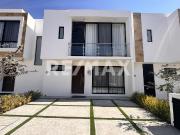 VENTA CASA MODERNA EN JURIQUILLA 3