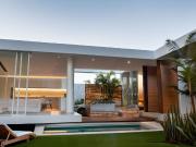 Venta Casa moderna en un nivel con vista al jardín, y...