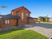 VENTA Casa No perimetral 4D 4D 3E Piscina