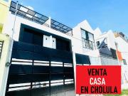 VENTA CASA NUEVA A PIE DE CALLE CON VISTAS A LA IGLESIA...