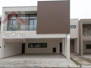 VENTA CASA NUEVA con ALBERCA en LA JOYA PRIVADA...