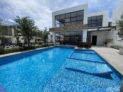 VENTA | Casa nueva con jardín y casa club San Isidro... VENTA | Casa nueva con jardín y casa club San Isidro...