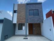 Venta casa nueva. Fracc Lucendi. Cuautlancingo. Atrás de...