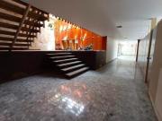 VENTA CASA PARA ACTUALIZAR CON TERRAZA Y JARDÍN EN LA...