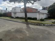 VENTA CASA PASADENA, MUY AMPLIA AREA LOTE 440 M2. ESQUINERA