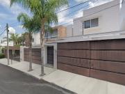 VENTA CASA POSESION UBICADA EN FRACCIONAMIENTO JURICA...