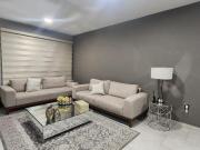 Venta Casa Re modelada Lateral de Balcones León Guanajuato