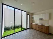 VENTA CASA RECÁMARA EN PB CON BALCÓN Y JARDÍN CAÑADAS EL...