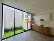 VENTA CASA RECÁMARA EN PB CON BALCÓN Y JARDÍN CAÑADAS EL...