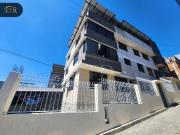 Venta casa con 6 departamentos Sector El Condado, Mena...