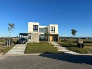 Venta Casa Riberas Puertos de Lago 6 ambientes