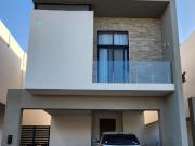 VENTA CASA RINCONADAS DEL VALLE ZONA SENDERO