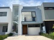 Venta Casa / Roof Garden coto Castaño, Valle Imperial,...