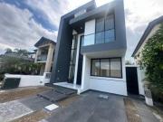 VENTA CASA SAMBORONDON 4 DORMITORIOS ESTRENO CON...