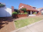 VENTA CASA SOBRE DOS LOTES 3 DORMITORIOS PILETA QUINCHO VENTA CASA SOBRE DOS LOTES 3 DORMITORIOS PILETA QUINCHO