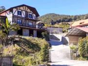 Venta Casa tipo chalet con galpón y terreno colonia tovar